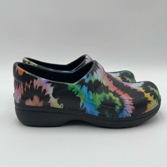 Crocs Neria Pro II Slip On Work Nurse Clogs Shoes Black Tie Dye Womens Size 7 - Picture 5 of 12